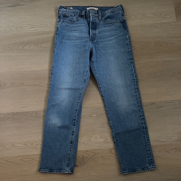 Levi's Women’s Wedgie Straight Classic Denim Jeans - 28 - Picture 2 of 6